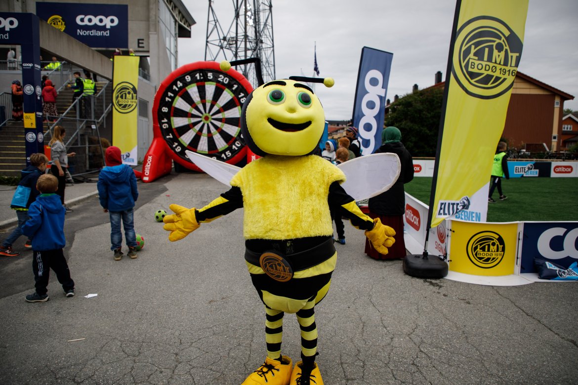 Putte er alltid i Fanzone og lager liv.