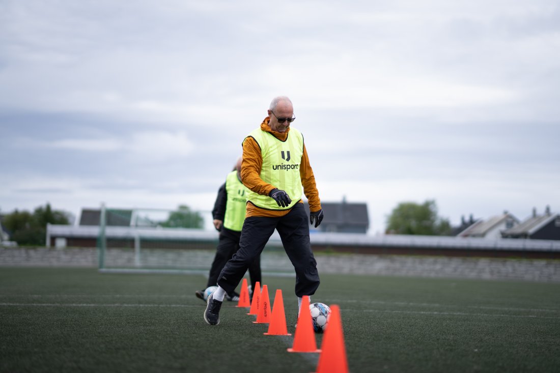 Bodø/Glimts samfunnsavdeling har startet med gåfotball på Aspmyra