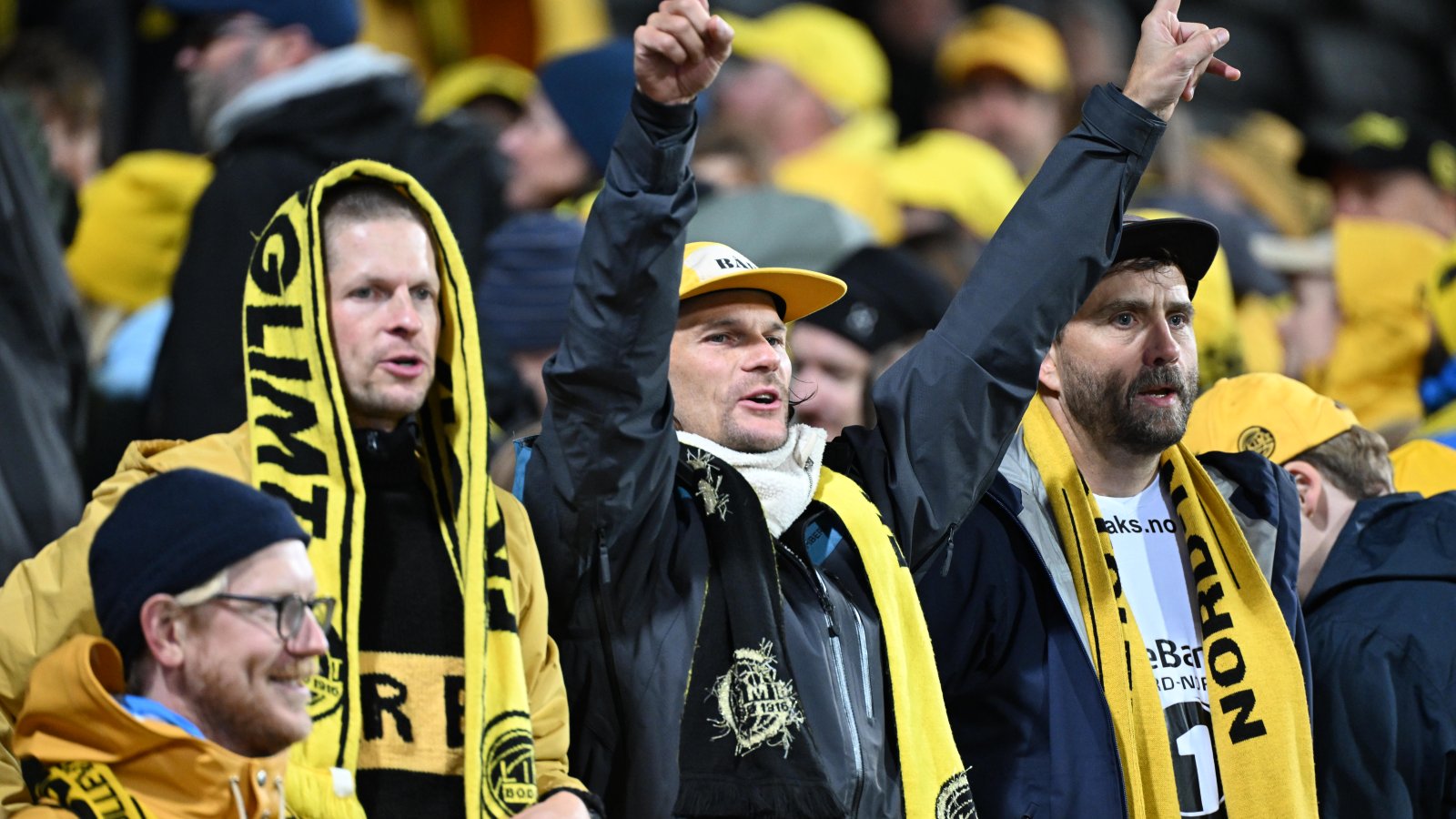 Glimtsupportere som heier