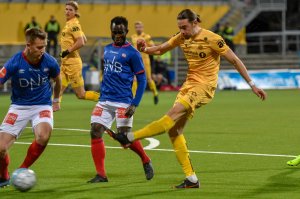 Amor Layouni mot Vålerenga hjemme i 2018.