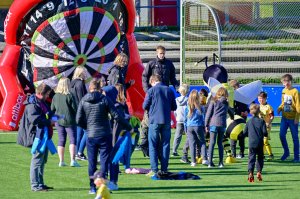 Masse aktivitet på banen. 