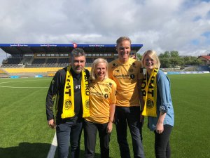 Frode Thomassen, Trude Glad (konserndirektør Sparebank 1 Nord-Noge Helgeland og Salten), Per Martin Olsen (banksjef Sparebank 1 Nord-Norge Bodø) og Jannike Ramsvik har signert under på ny avtale.