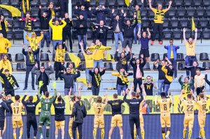 Supportere på J-feltet under kampen mot Brann 2020.