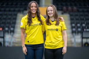 Emma Sæther og Vilde Grøseth er på plass i Bodø. 