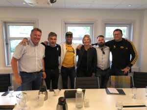(f.v.) Styreleder B/G Inge Henning Anderssen, daglig leder B/G Frode Thomassen, CEO Geddes Labs Danny Hayes, leder marked og kommunikasjon BG Jannike Ramsvik, CIO Geddys Labs Simon Flack, leder økonomi og adm. B/G Svein Tore Hansen