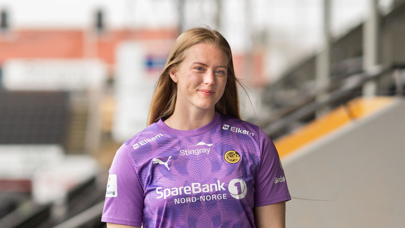 Portrett av Aubrei Corder i keeperdrakt på tribunen, etter å ha signert ny kontrakt for Bodø/Glimt kvinner. 