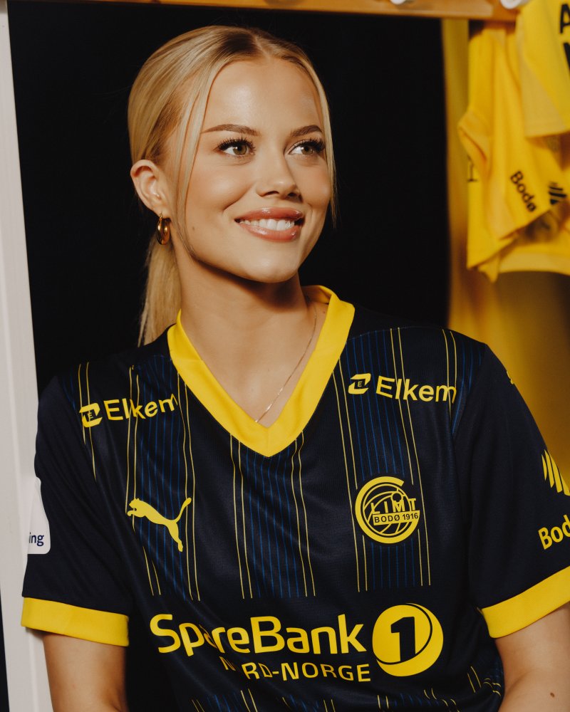 Sara Berg og resten av damelaget debuterer i drakten torsdag 19. juni borte mot Lillestrøm