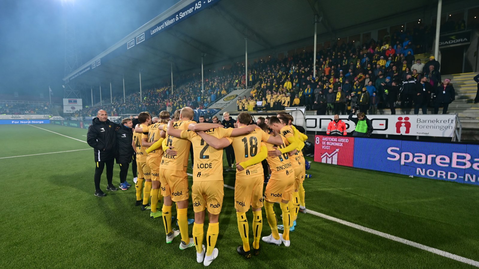 Aspmyra stadion. Tribune. Publikum. Bodø/Glimt mot Tromsø på Aspmyra i 2019.