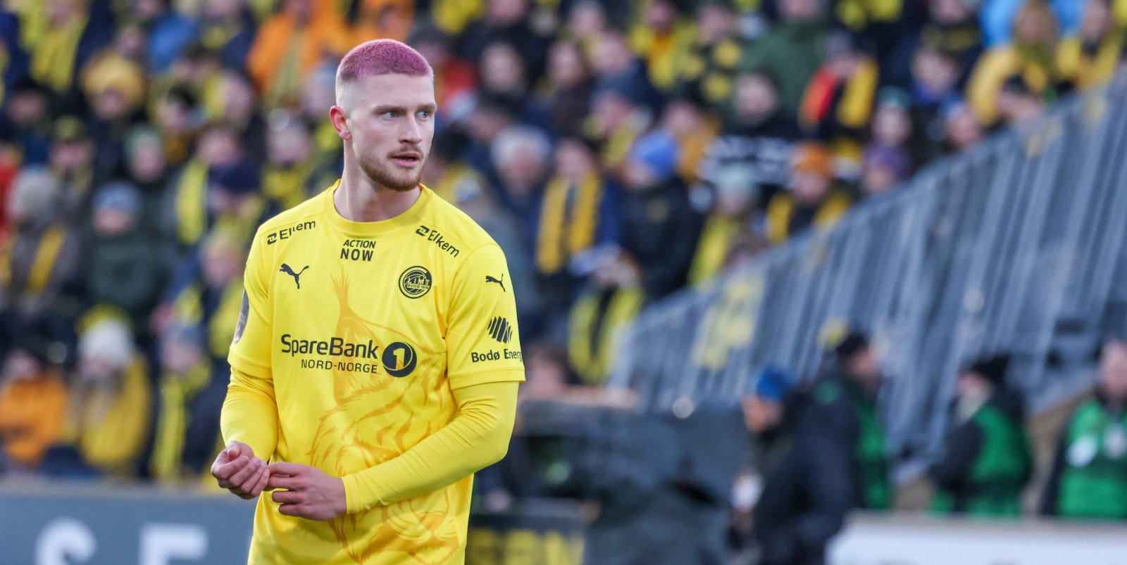 Bildet viser Kasper Høgh under kampen mot Viking april 2024.