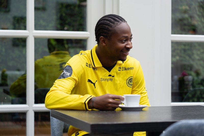 Joel Mvuka er på plass i Nederland sammen med resten av Glimt-laget.