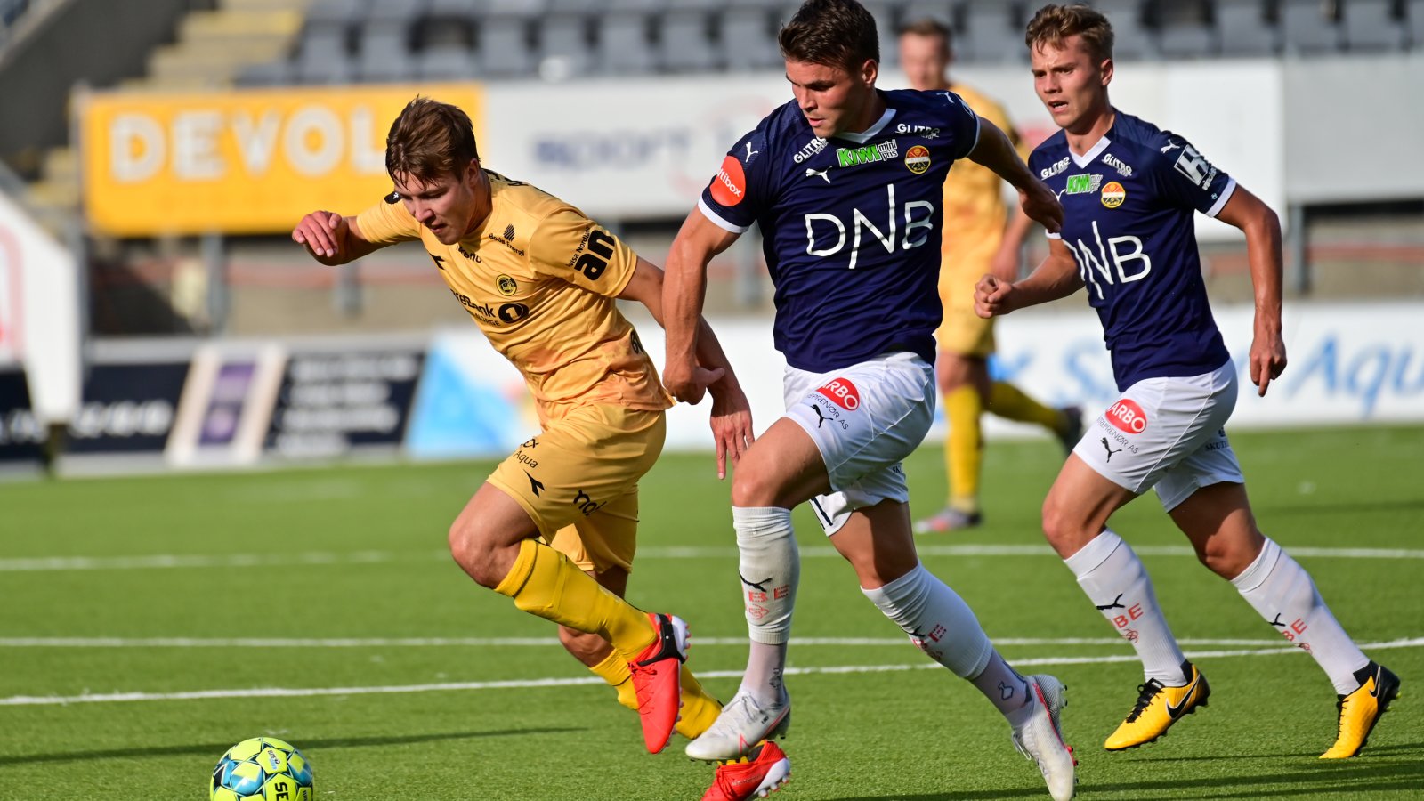 Fredrik André Bjørkan i kampen mot Strømsgodset på Aspmyra 2020.