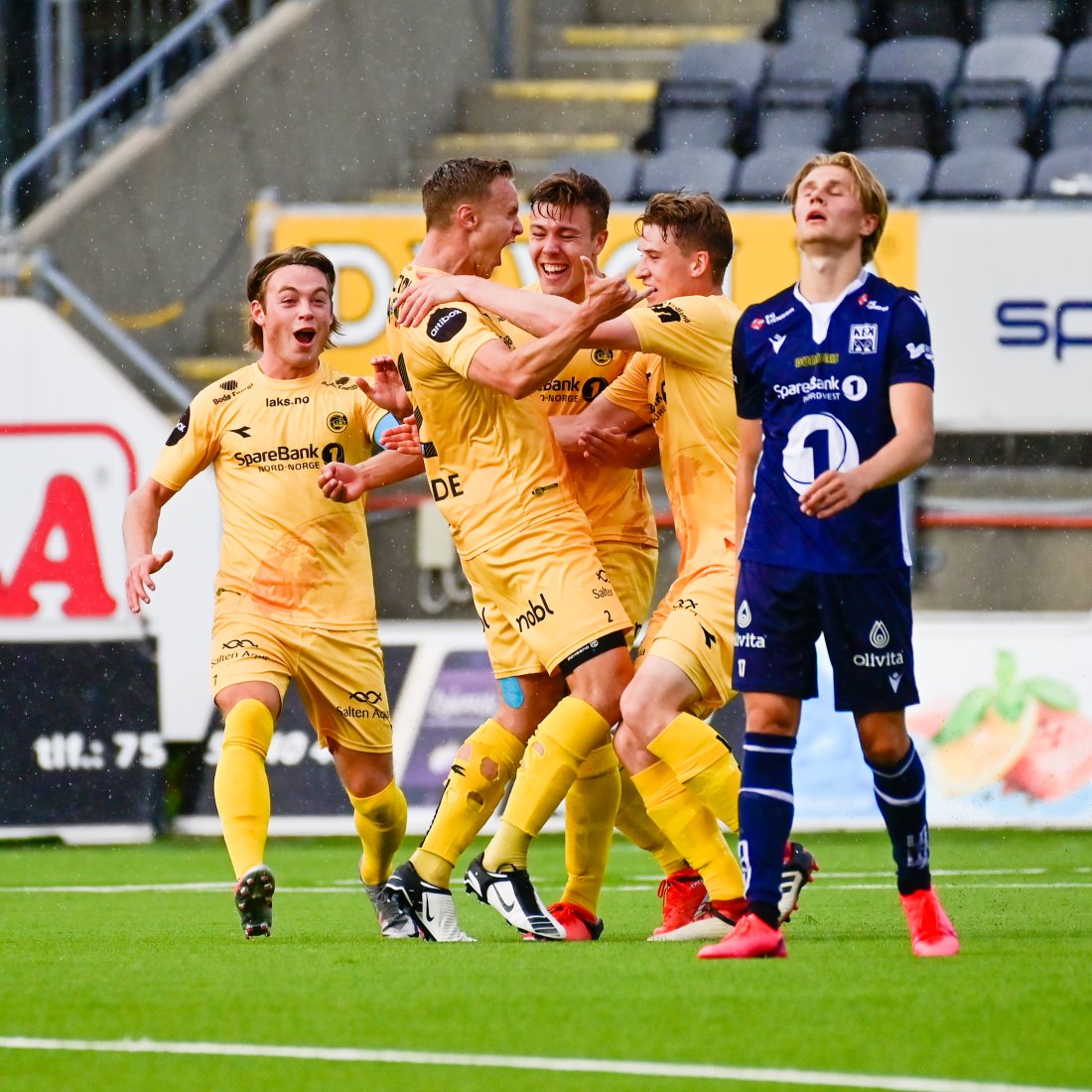 Marius Lode feirer etter scoring mot Kristiansund i 2020.jpg