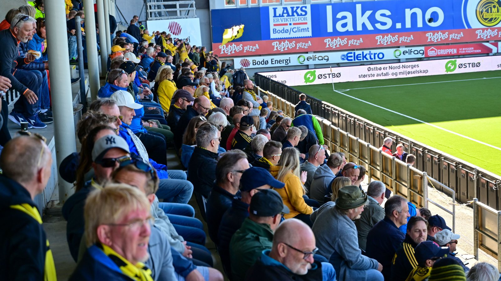 Publikum klare til kamp mot Strømsgodset.