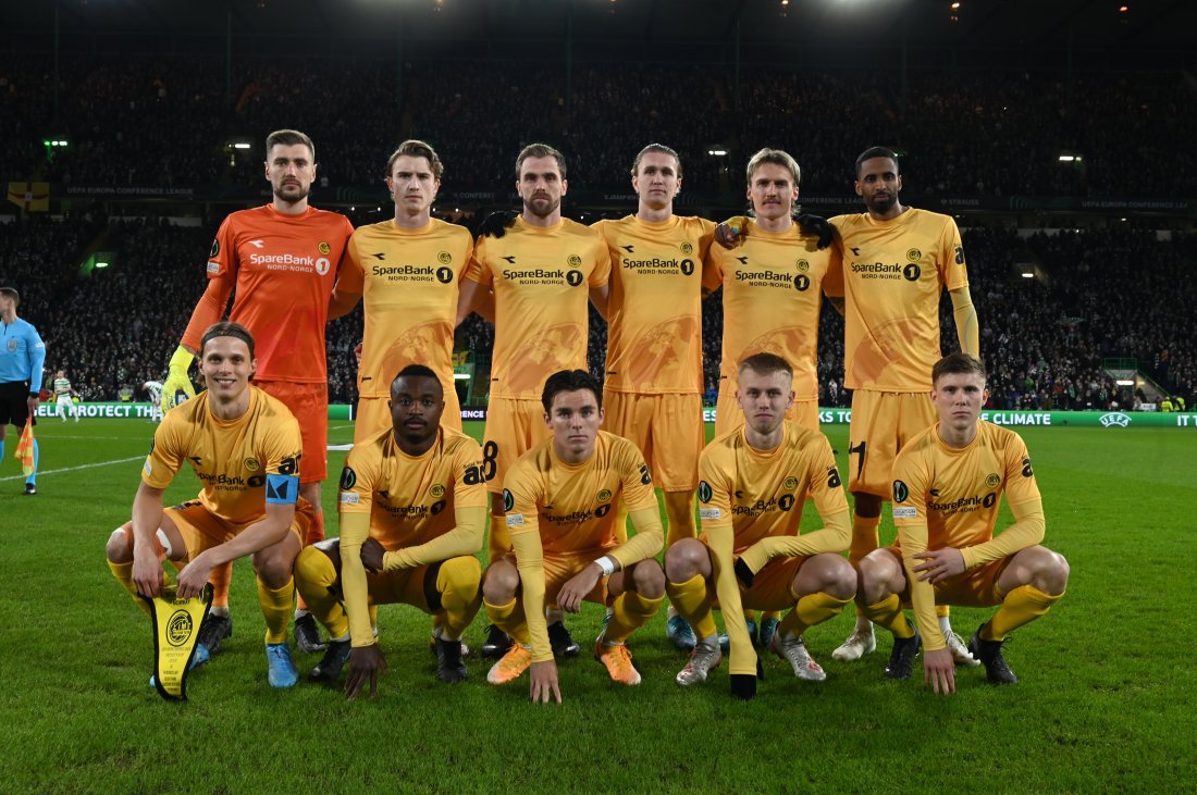 Lagbilde før kampen mot Celtic på Celtic Park i Glasgow februar 2022.JPG