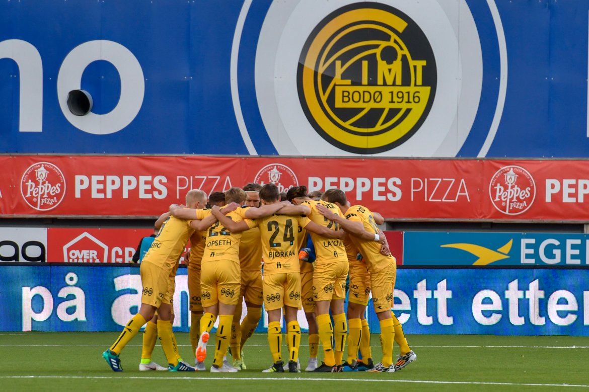 Bodø/Glimt samles før andre omgang mot Odd starter.