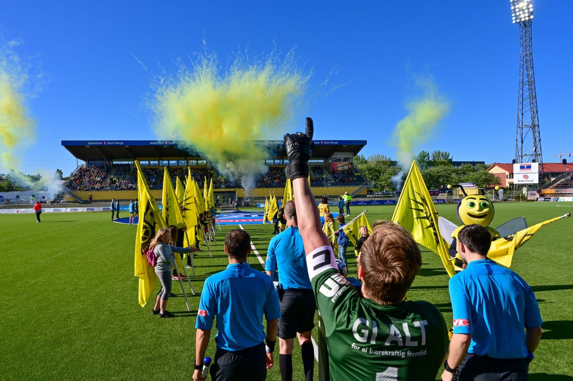 Fyrverkeri før kampen mot Strømsgodset.