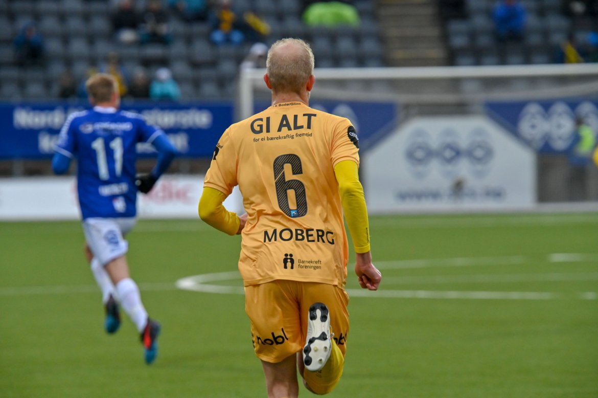 Vegard Leikvoll Moberg under kampen mot Sarpsborg 08 på Aspmyra.