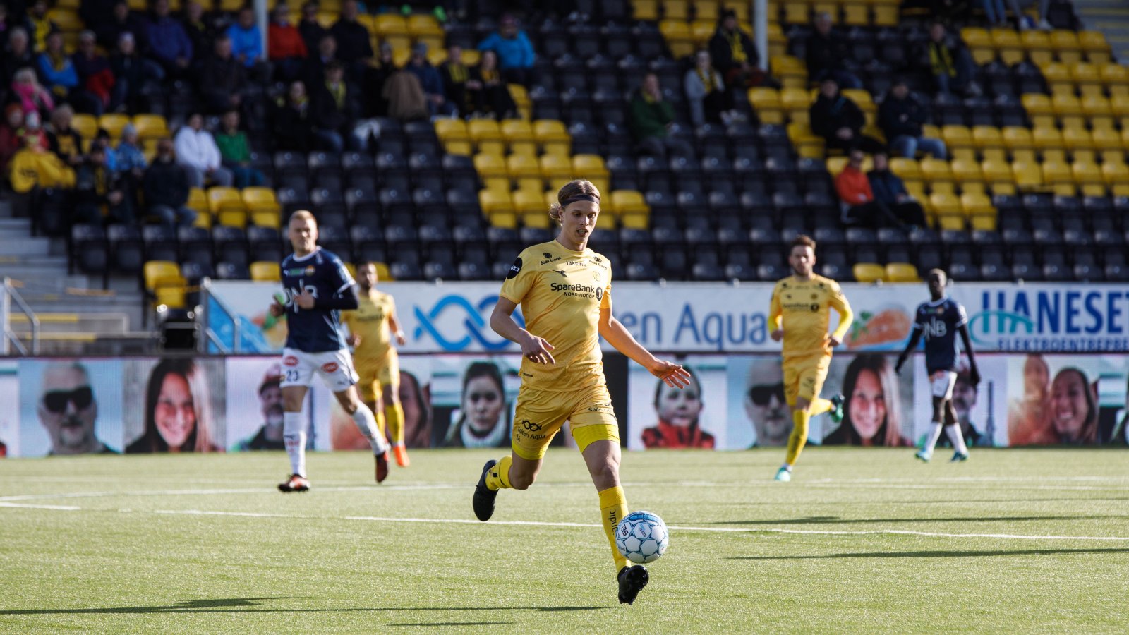 Ulrik Saltnes i kampen mot Strømsgodset på Aspmyra.