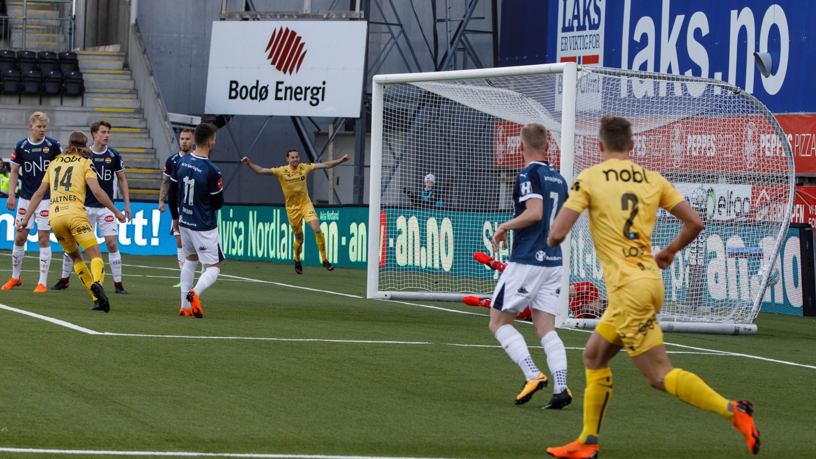 Martin Bjørnbak satt inn det andre målet til Bodø/Glimt under kampen hjemme mot Strømsgodset.