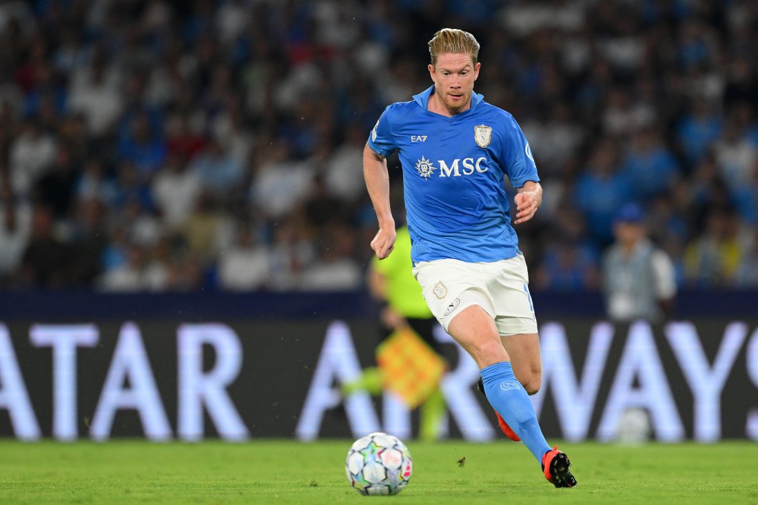NAPLES, ITALY - SEPTEMBER 09: Kevin De Bruyne of SSC Napoli runs with the ball during the UEFA Champions League 2026/27 League Phase MD1 match between SSC Napoli and Arsenal FC at Stadio Diego Armando Maradona on September 09, 2026 in Naples, Italy. (Photo by Francesco Scaccianoce - UEFA/UEFA via Getty Images)