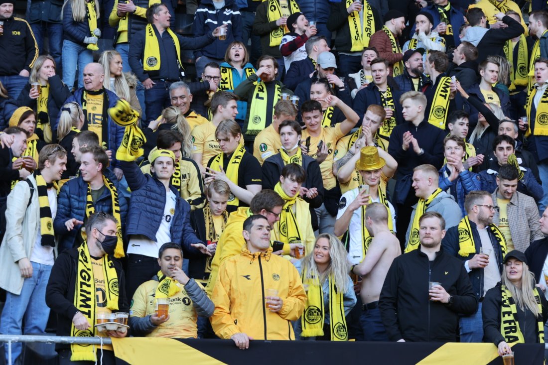 supportere UECL borte mot AZ Alkmaar Glimt..JPG