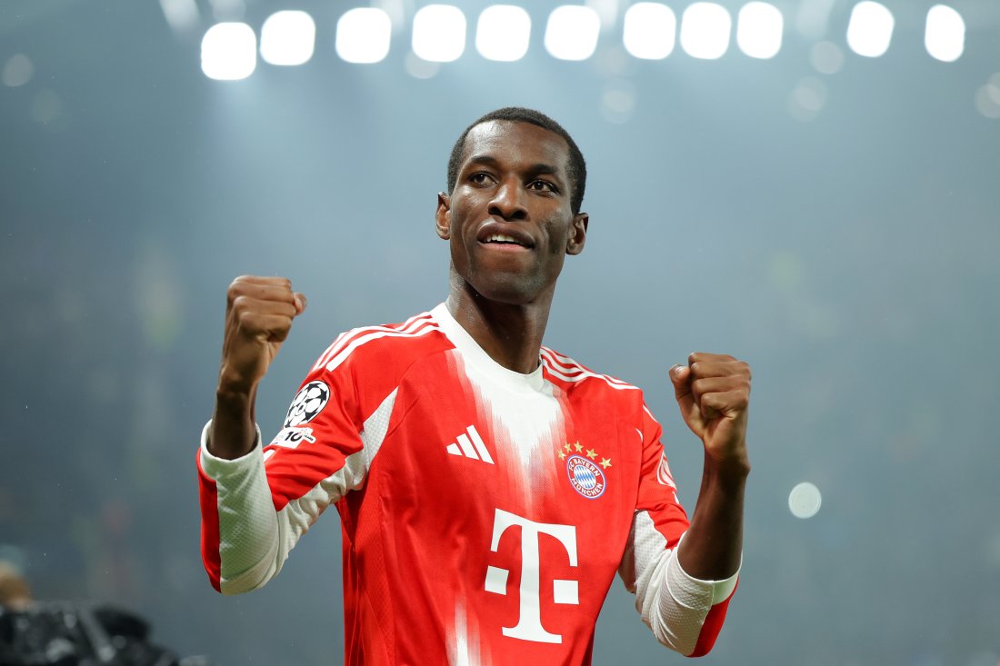 Nicolas Jackson feirer Bayerns fjerde scoring i åttendedelsfinalen i Champions League mot Atalanta tidligere i år.
