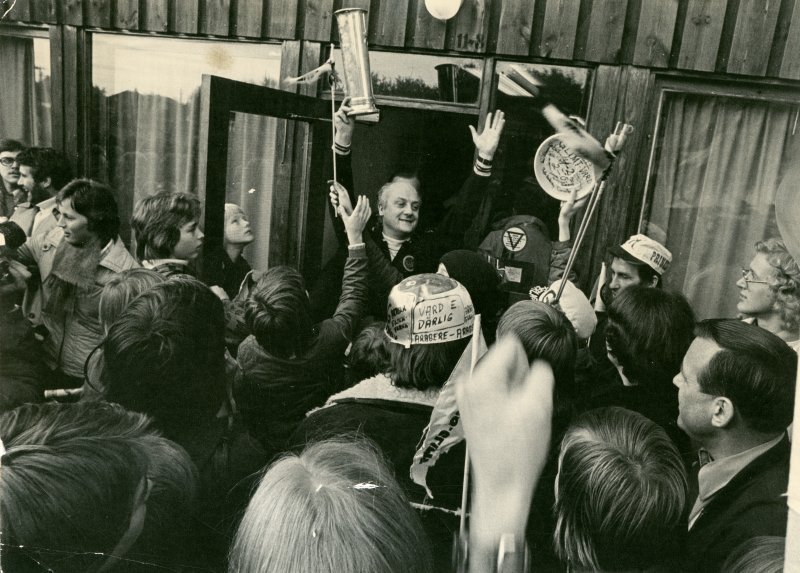 Beviset på at Bodø/Glimt er Norgesmestere 1975. Foto: Arkiv i Nordland
