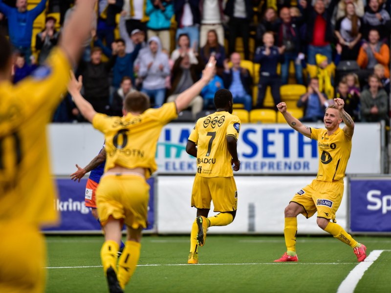 Badou har akkurat scoret i sin siste kamp for Bodø/Glimt og sikret Glimt den femte seieren på rad. Foto: Kent Even Grunstad
